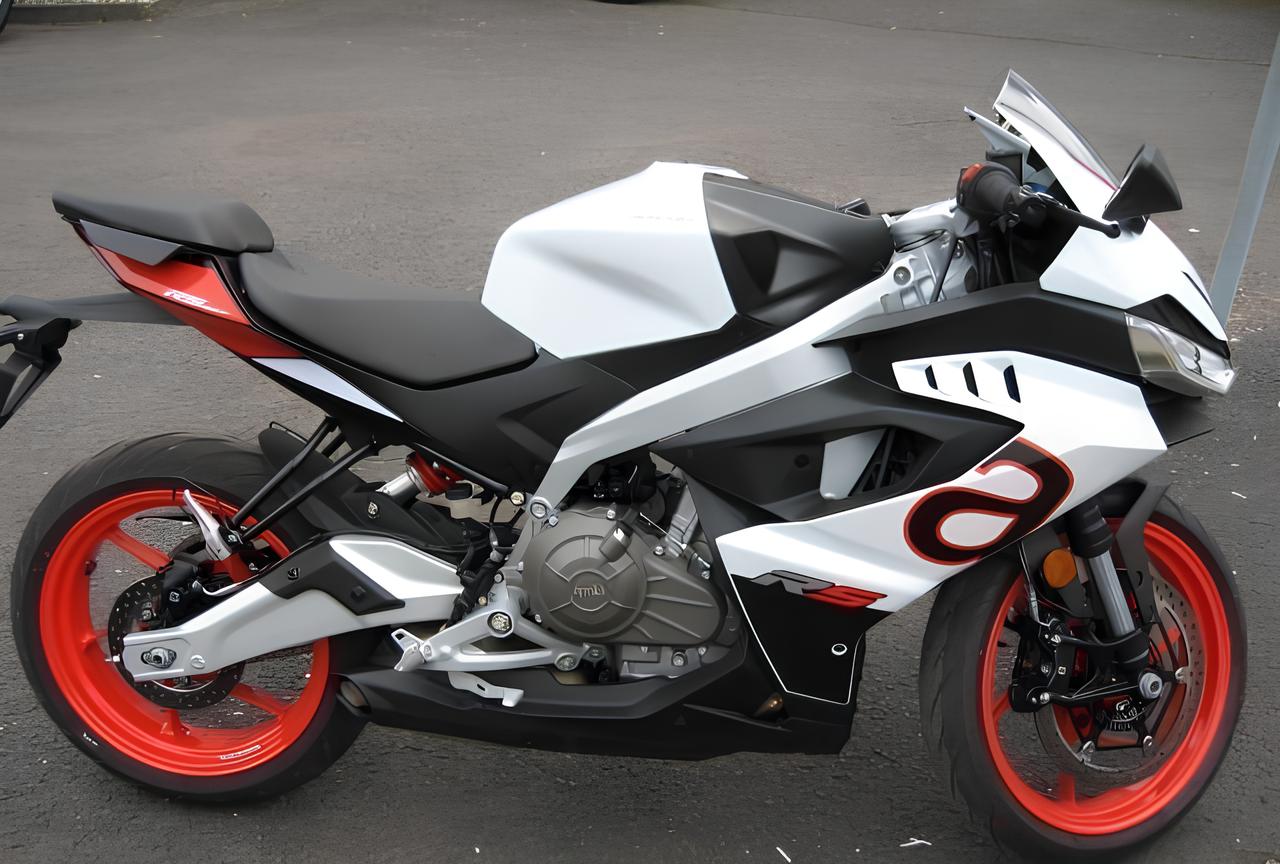 F&T Fahrzeug-Technik GmbH - Ihr Motorradhändler und Motorradwerkstatt in Freital, Dresden, Sachsen und deutschlandweit - RS 457 - Bild