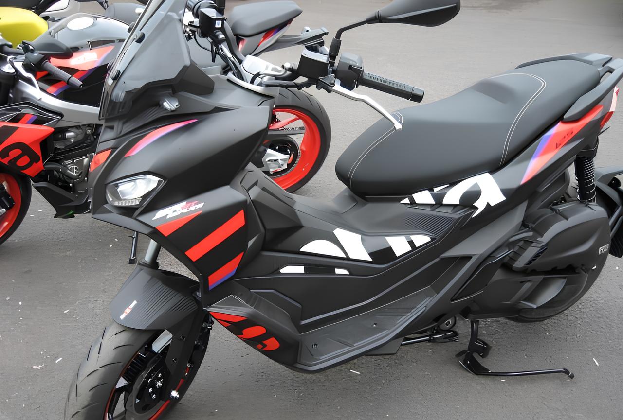 F&T Fahrzeug-Technik GmbH - Ihr Motorradhändler und Motorradwerkstatt in Freital, Dresden, Sachsen und deutschlandweit - SR 125 GT Replica ABS - Bild