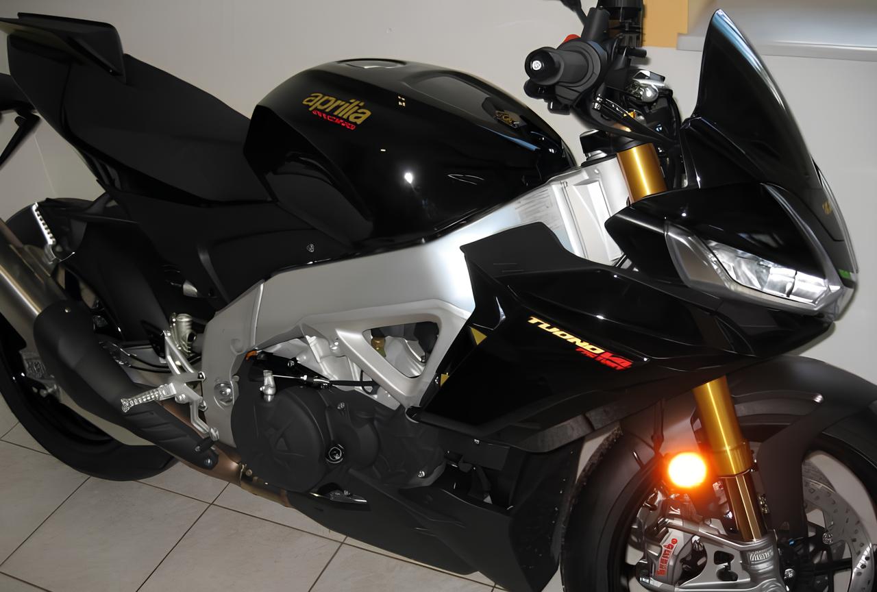 F&T Fahrzeug-Technik GmbH - Ihr Motorradhändler und Motorradwerkstatt in Freital, Dresden, Sachsen und deutschlandweit - Tuono V4 1100 Factory E5,LED,SAS - Bild