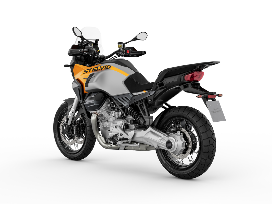 F&T Fahrzeug-Technik GmbH - Ihr Motorradhändler und Fachwerkstatt in Freital, Dresden, Sachsen und deutschlandweit - Moto Guzzi Stelvio  Ansicht hinten links